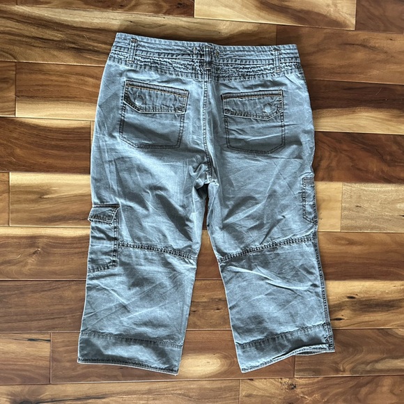 Eddie Bauer Faded Grey Capri Pants size 12 - Picture 3 of 5